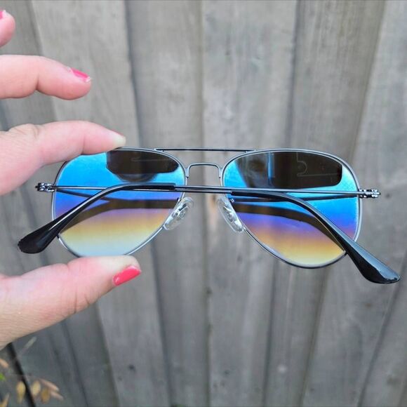 Ray-Ban Aviator Gunmetal and Light Brown Rainbow Gradient Sunglasses. RB3025 - Picture 6 of 9